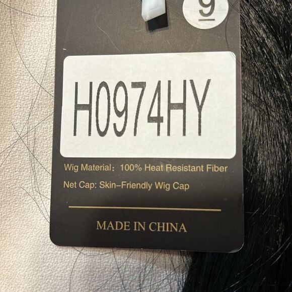 100% heat resistant synthetic wig. Dark dark brown or black?  See photos - Picture 9 of 14